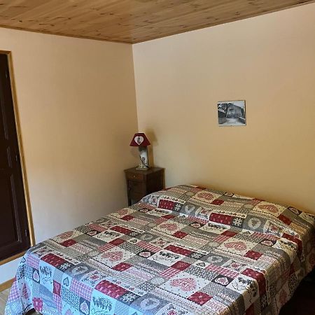 Gite Le Pelens Saint-Martin-dʼEntraunes Екстериор снимка